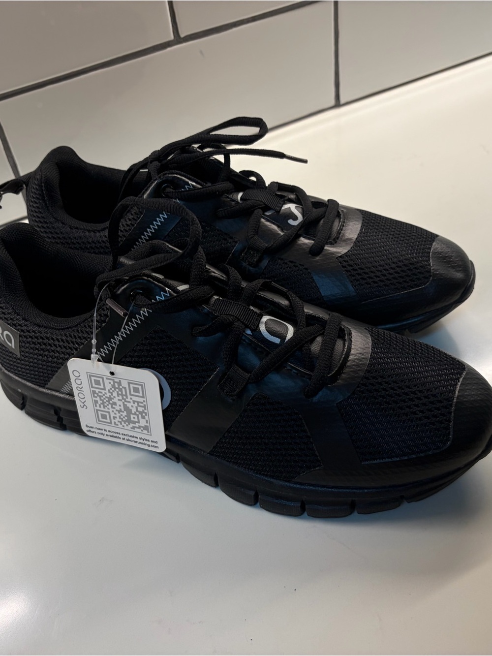 New Skora Mena Black Lightweight Athletic Sneakers